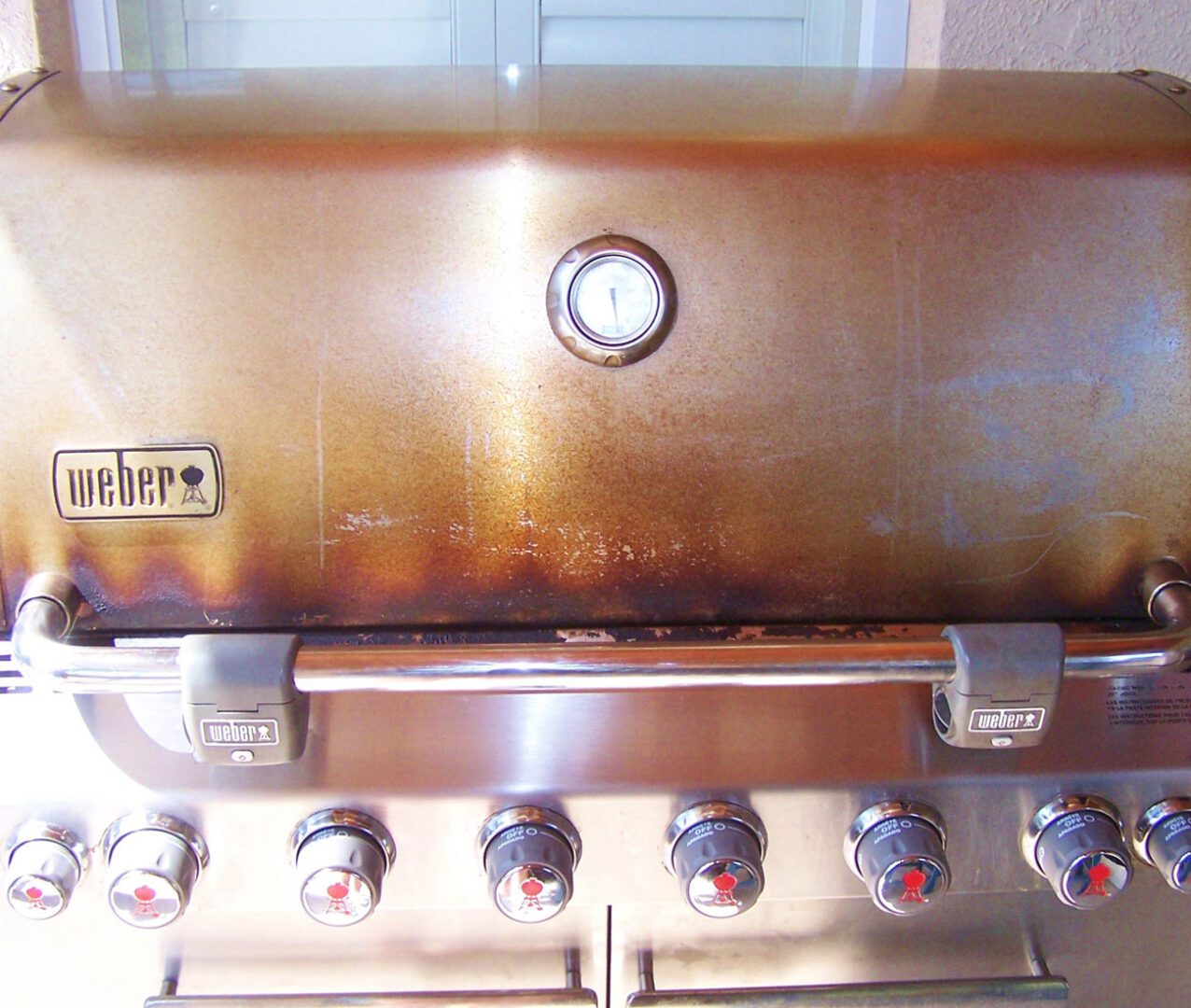 Rusted, dirty Weber Grill before being cleaned by Grill Cleaning Company Sarasota